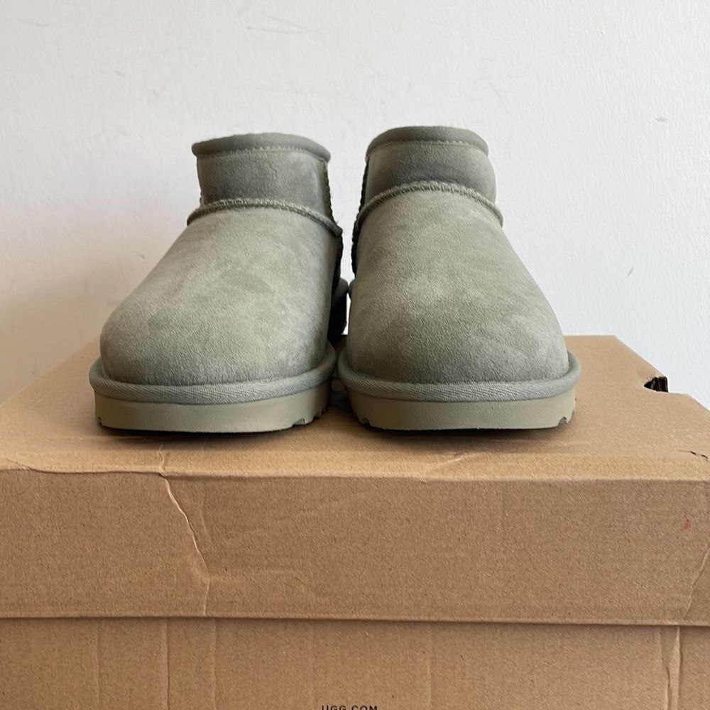 UGG Classic Ultra Mini Shaded Clover Women Size 6/UK 4/EU 37 - Picture 6 of 14